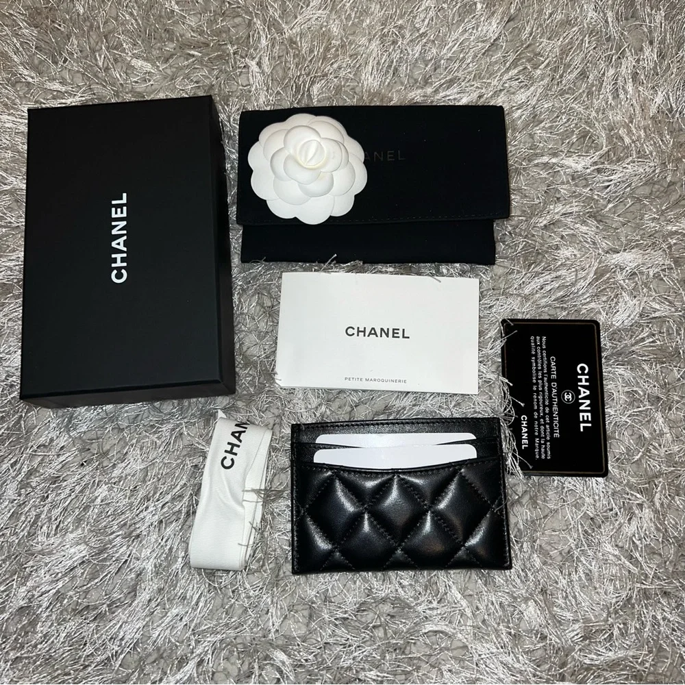 CHANEL QUILTED CARD HOLDER